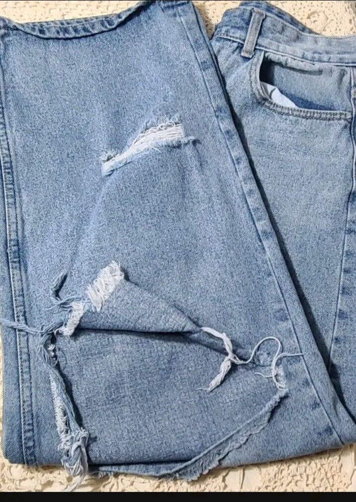 Pretty Little Thing Baggy Wide Leg Relaxed Distressed Ripped Jeans Size 10