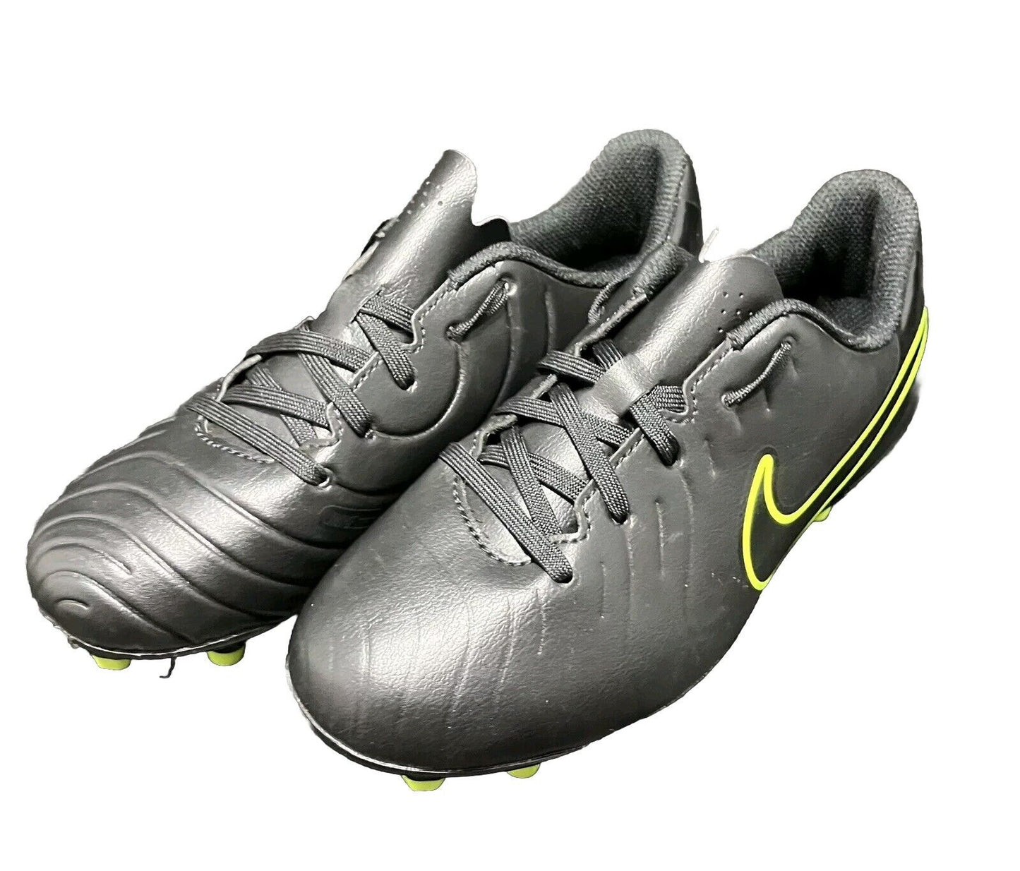 Nike Jr. Tiempo Legend 10 Club Boys DV4352-001 (Black/Volt), Size 3.5Y