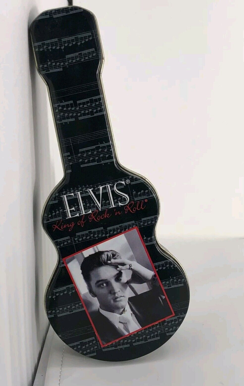 Elvis Presley Collectible Small Guitar Shaped Tin W/Lid Alfred Wertheimer 1999