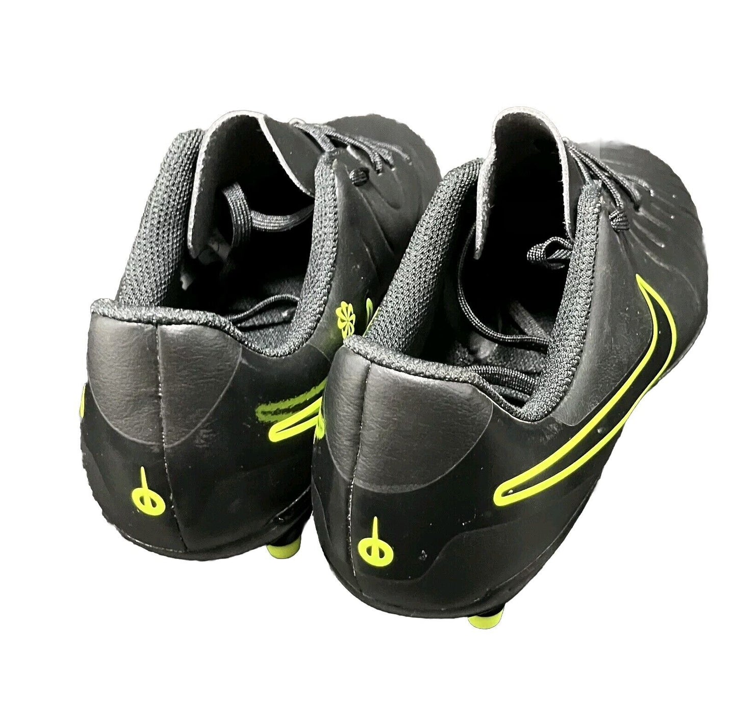 Nike Jr. Tiempo Legend 10 Club Boys DV4352-001 (Black/Volt), Size 3.5Y