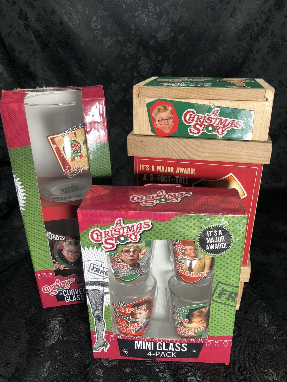 A Christmas Story Collectible Bundle 2 21oz Glasses 4 Shot Glasses 500 PCPuzzle