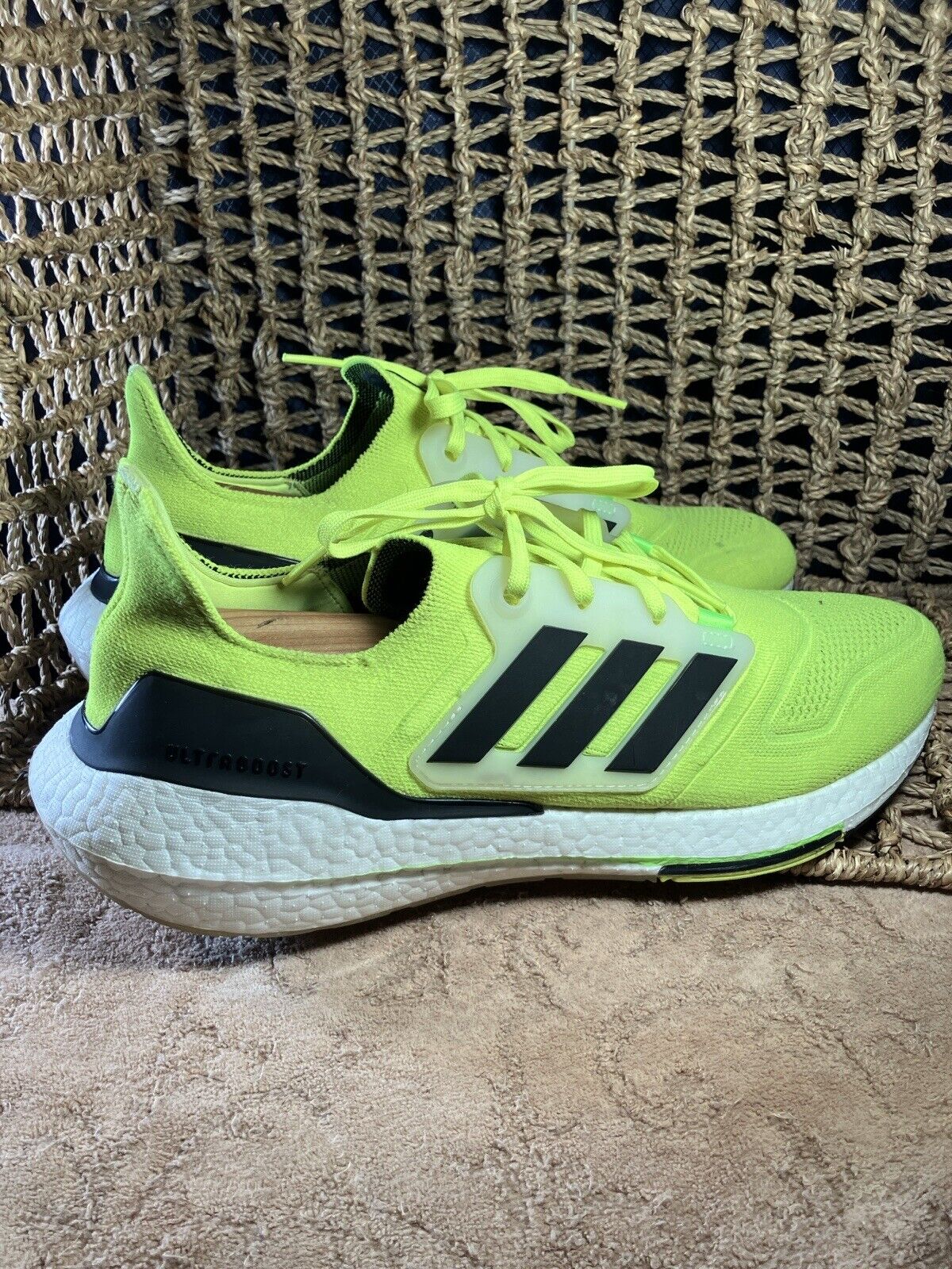 adidas ULTRABOOST 22 Solar Yellow/Core Black Unisex Running Shoes US Size 11