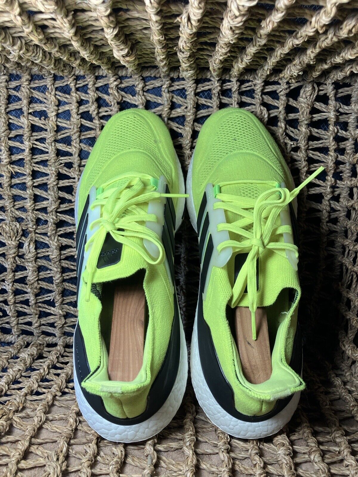 adidas ULTRABOOST 22 Solar Yellow/Core Black Unisex Running Shoes US Size 11